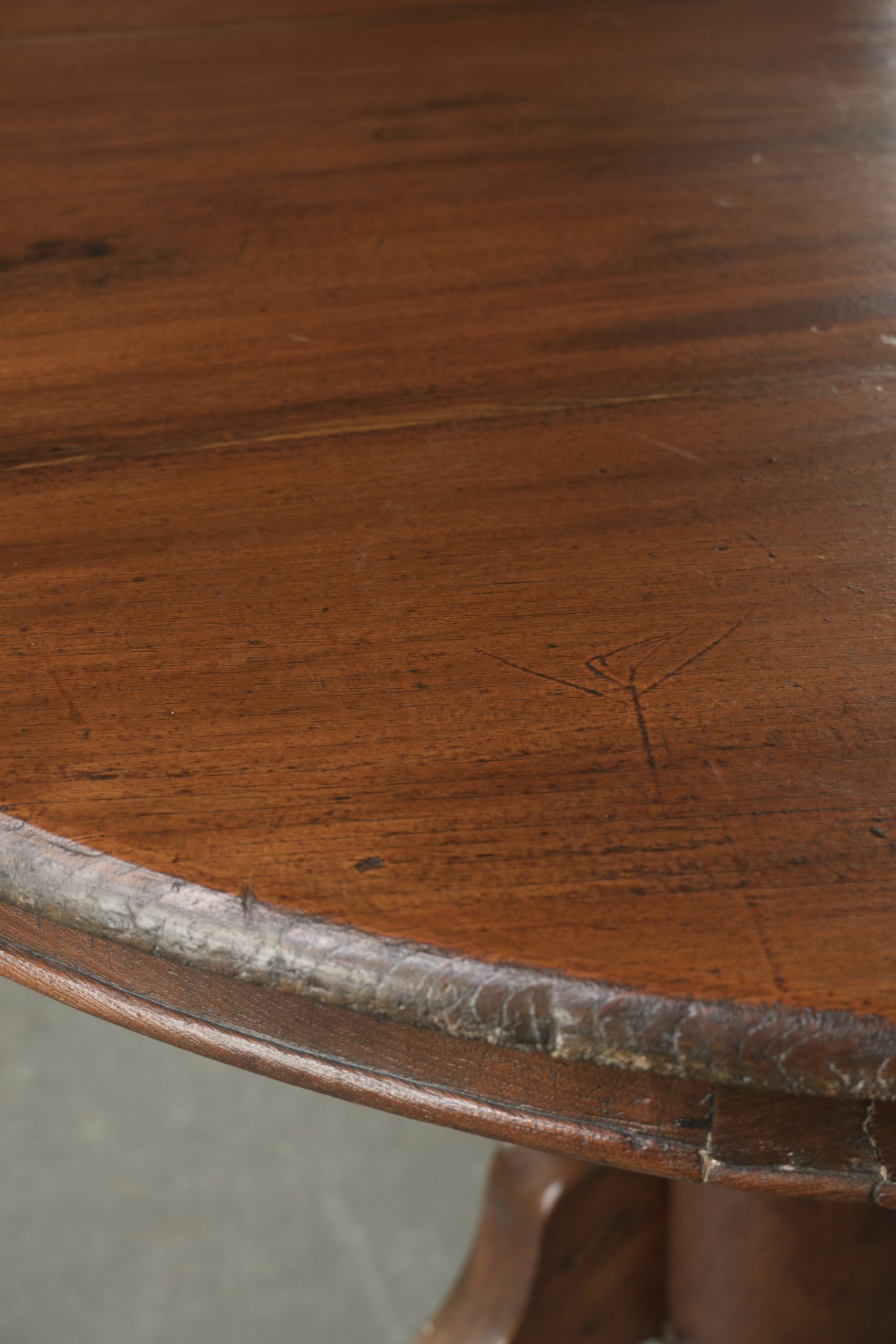Mooie subtiele ronde landelijke houten eettafel met een mooie uitstraling en een prachtig patina - Afbeelding 6
