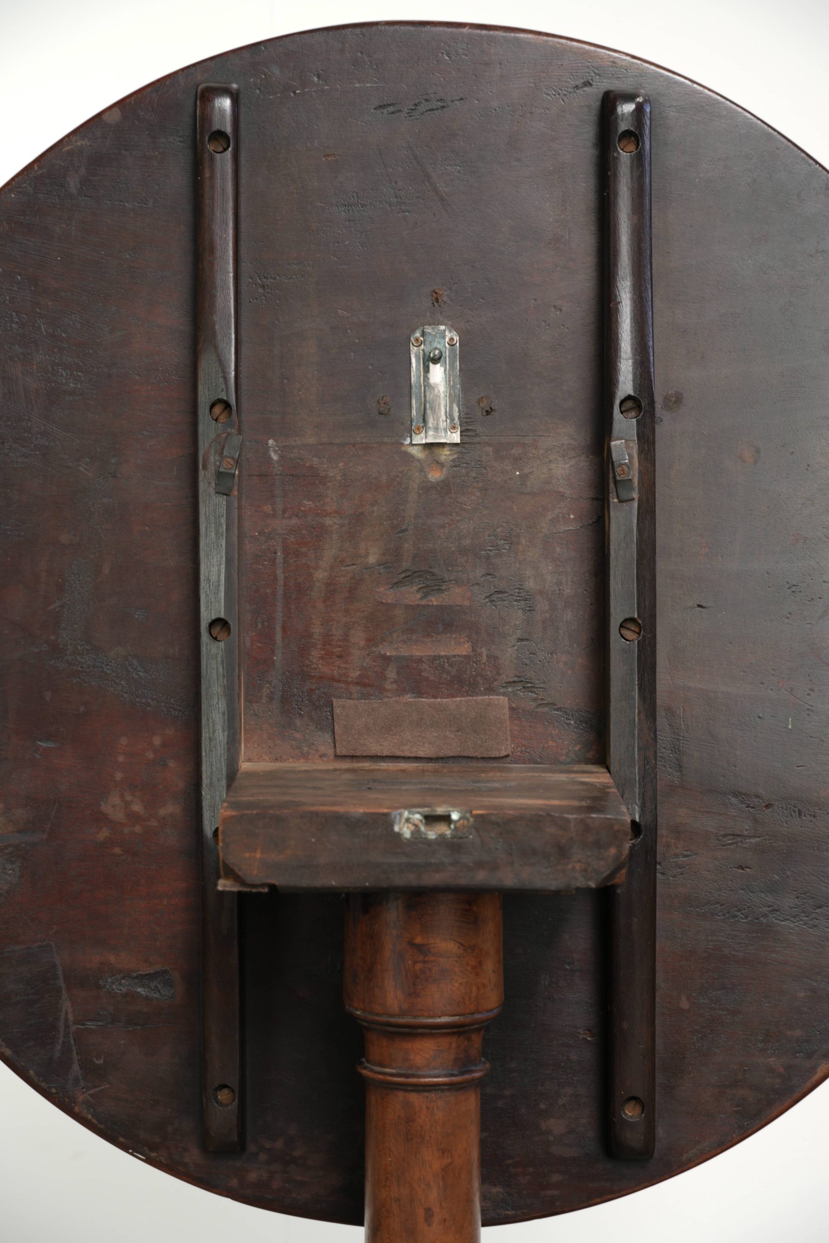 Leuke antieke Engelse tilttop tafel met zeer mooie kleuren en een prachtig patina - Afbeelding 8