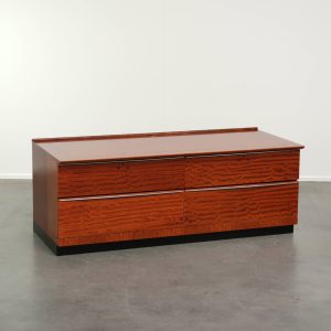 Tijdloze TV meubel van het Nederlands merk Schuitema uit de Decoforma serie met een luxe uitstraling