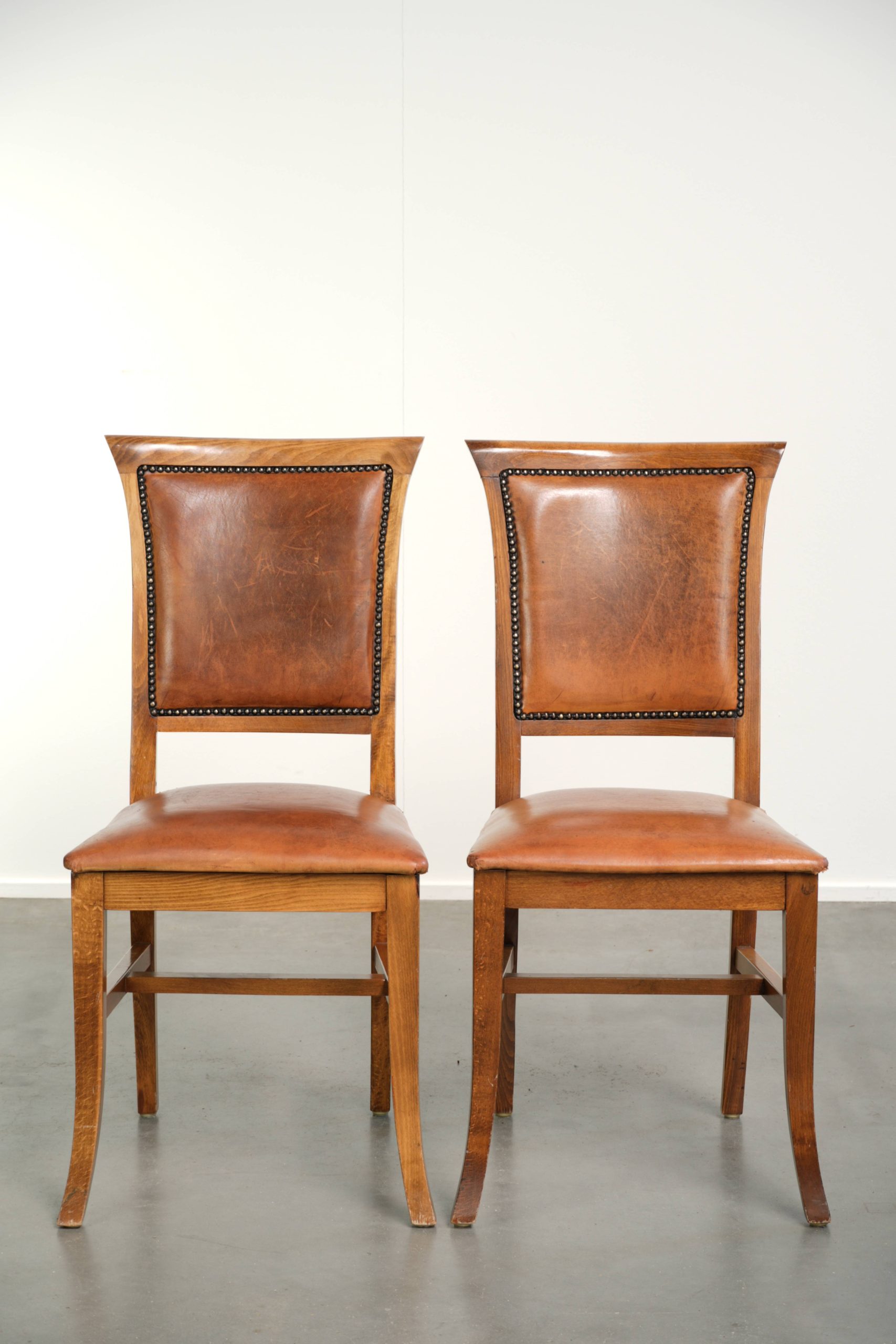 Set van 6 schapenleren eetkamerstoelen in een warme cognac kleur afgewerkt met siernagels - Afbeelding 8