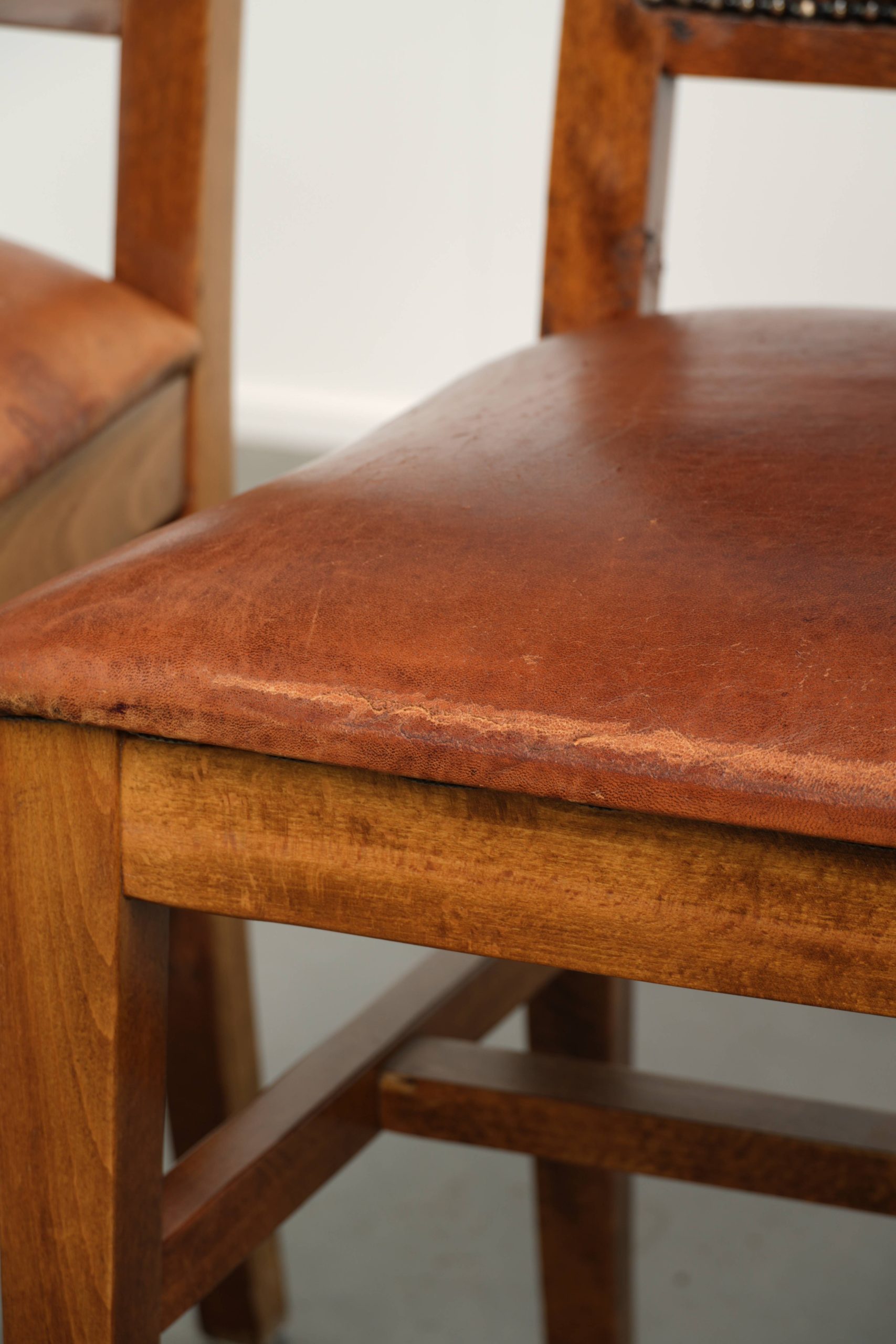 Set van 6 schapenleren eetkamerstoelen in een warme cognac kleur afgewerkt met siernagels - Afbeelding 17
