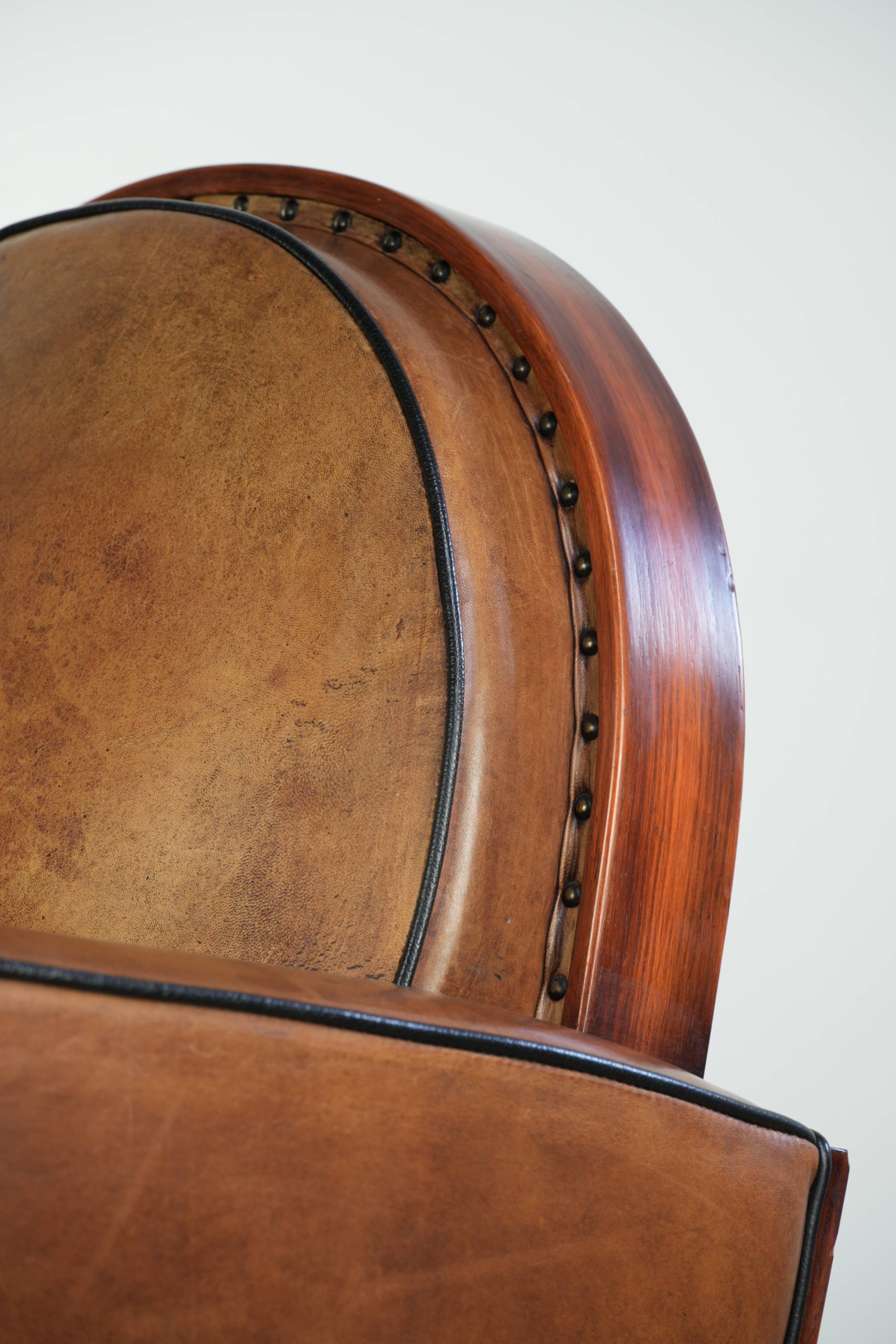 Schapenleren Art Deco armchair in een warme cognac kleur met een stoffen zitting in een leuk patroon - Afbeelding 11