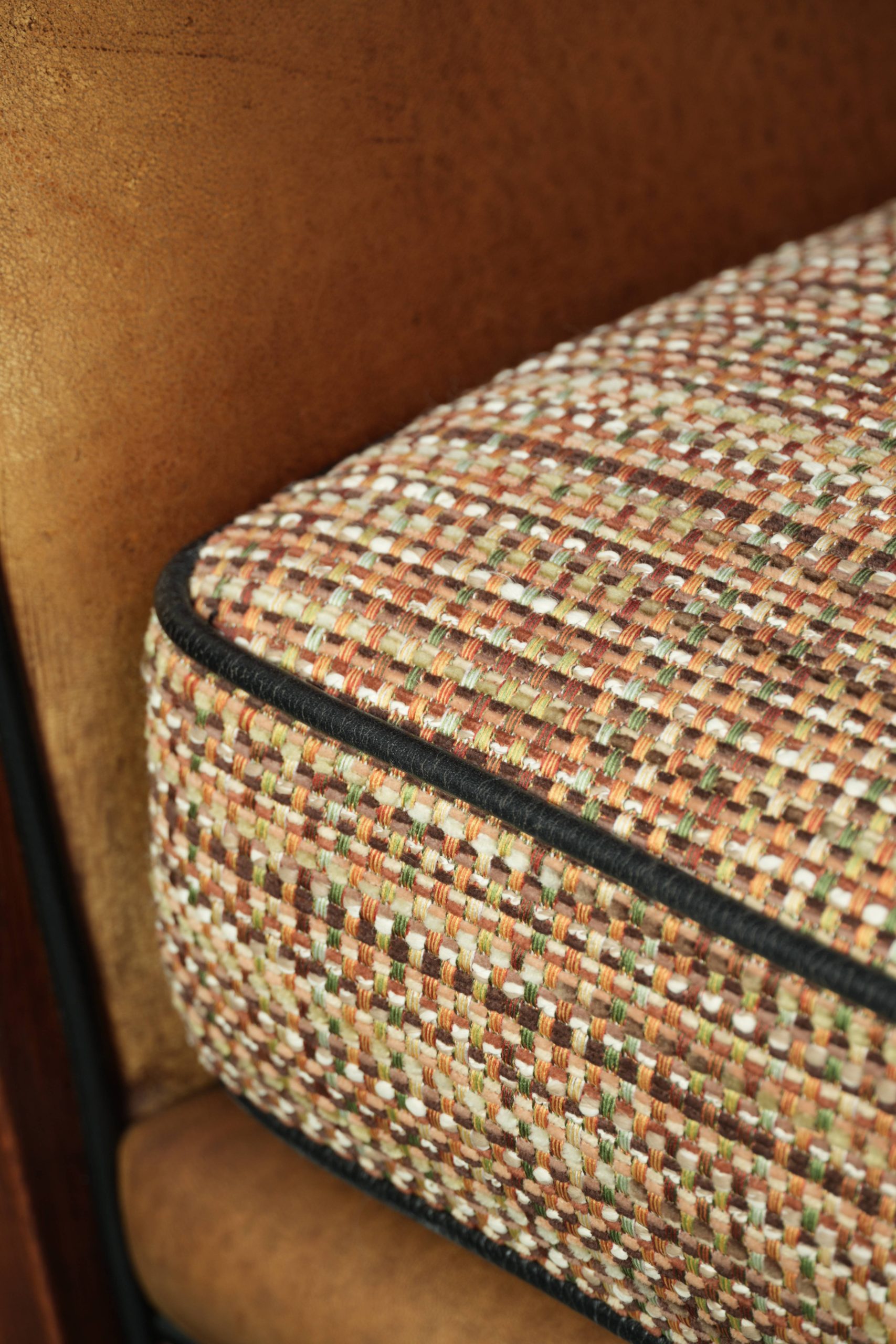 Schapenleren Art Deco armchair in een warme cognac kleur met een stoffen zitting in een leuk patroon - Afbeelding 12