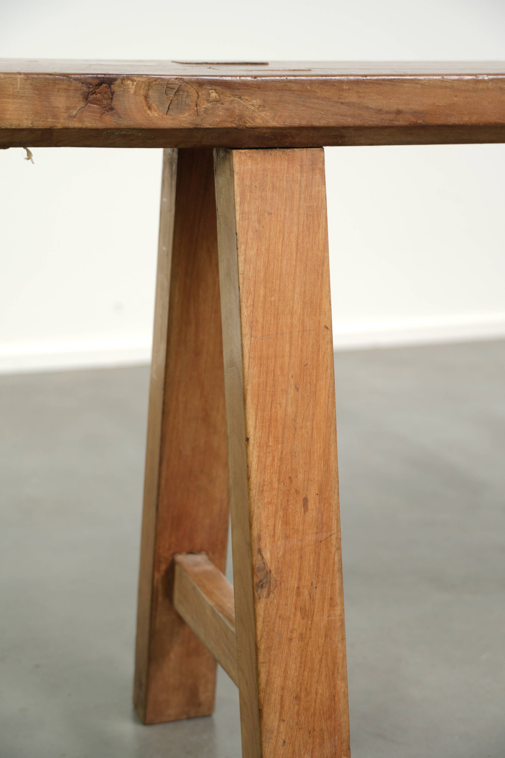 Antieke Franse houten halbank/boeren bank met een mooi patina - Afbeelding 11