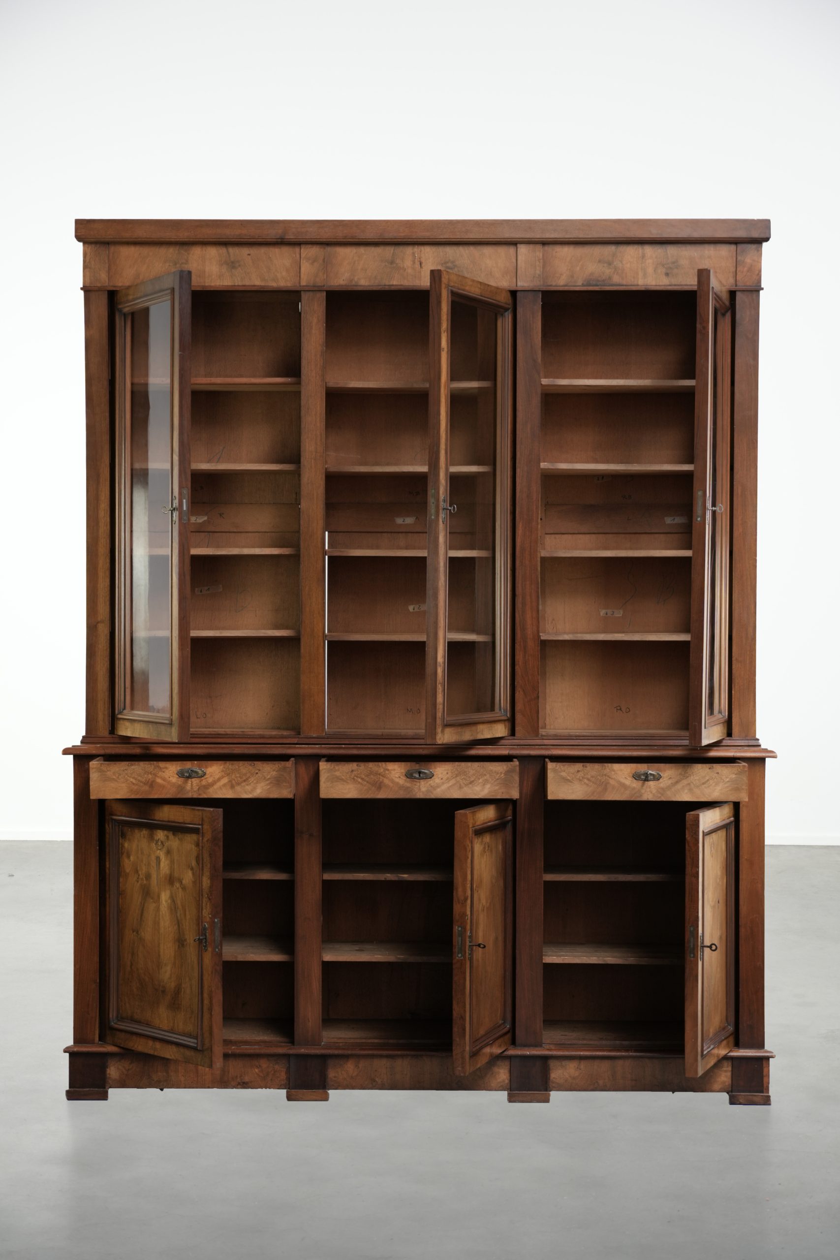Antieke Engelse buffetkast/boekenkast uit eind 19e eeuw met verschillende opbergmogelijkheden en origineel glas - Afbeelding 2