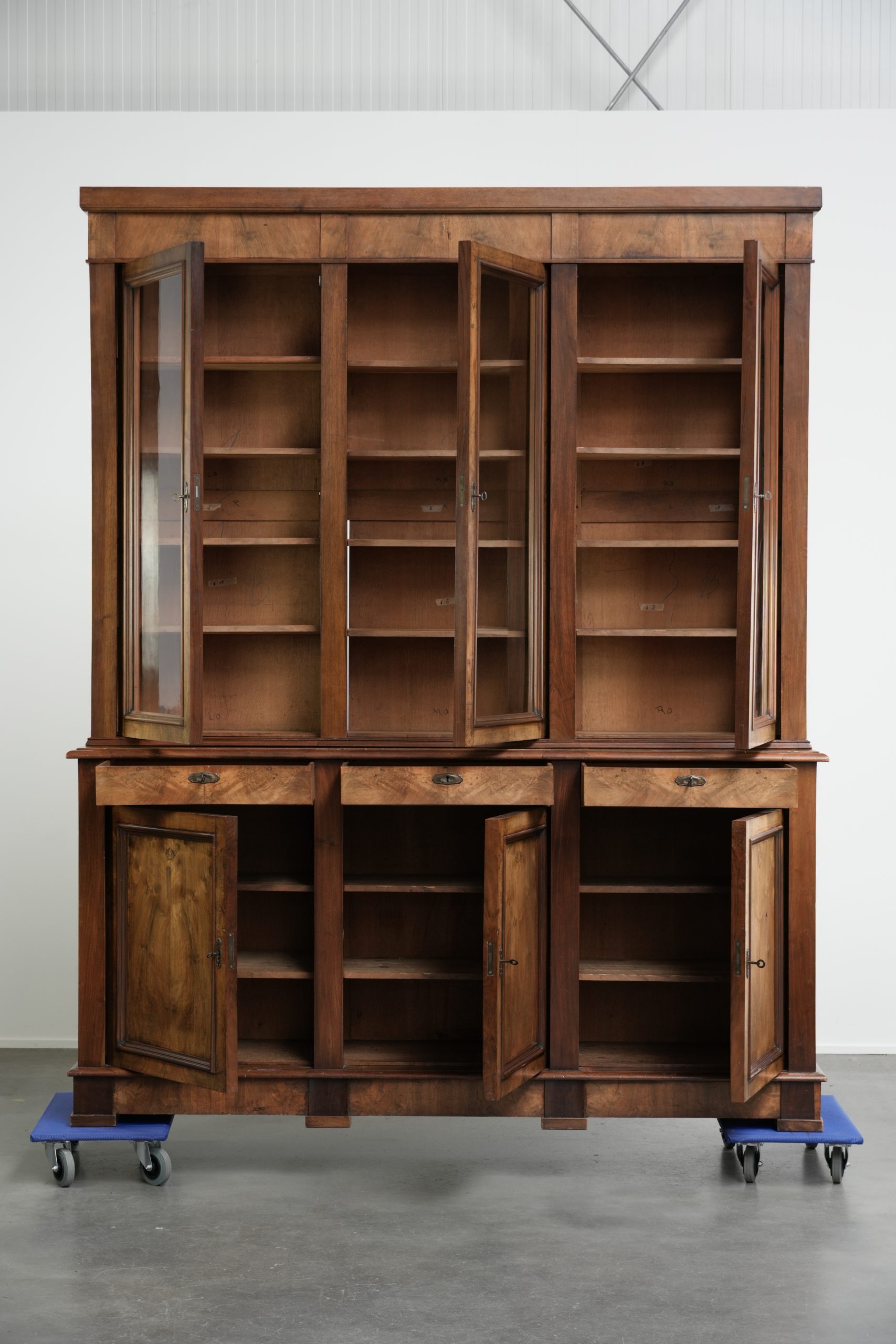 Antieke Engelse buffetkast/boekenkast uit eind 19e eeuw met verschillende opbergmogelijkheden en origineel glas - Afbeelding 3