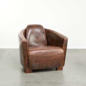 Rundleren armchair in Aviator design in een warme bruine kleur met een tijdloze uitstraling