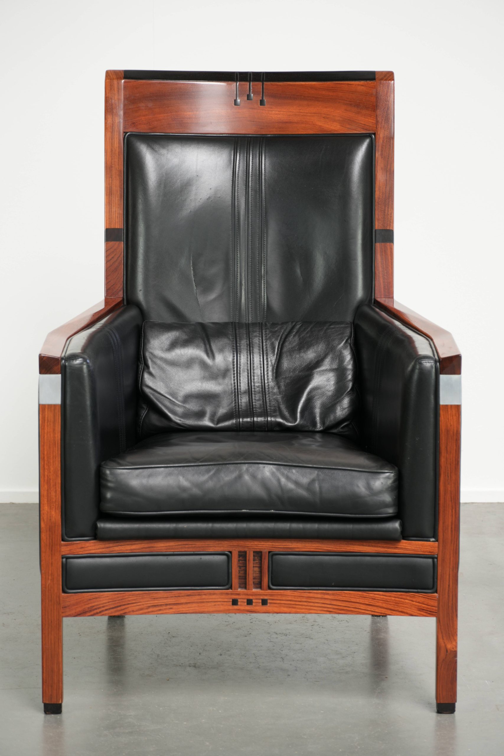 Stijlvolle rundleren Art Deco design fauteuil van Schuitema uit de Decoforma serie met prachtige details - Afbeelding 2