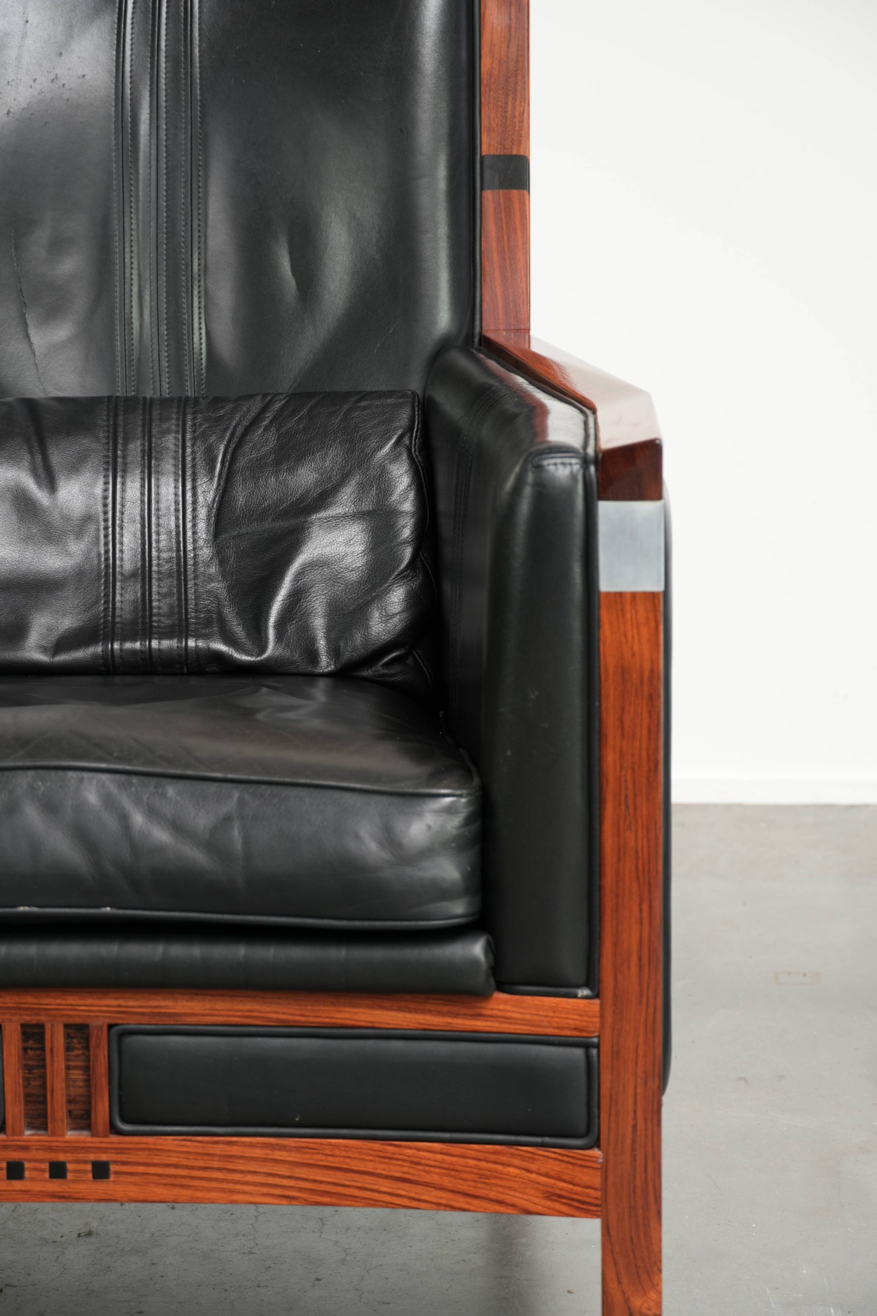 Stijlvolle rundleren Art Deco design fauteuil van Schuitema uit de Decoforma serie met prachtige details - Afbeelding 9