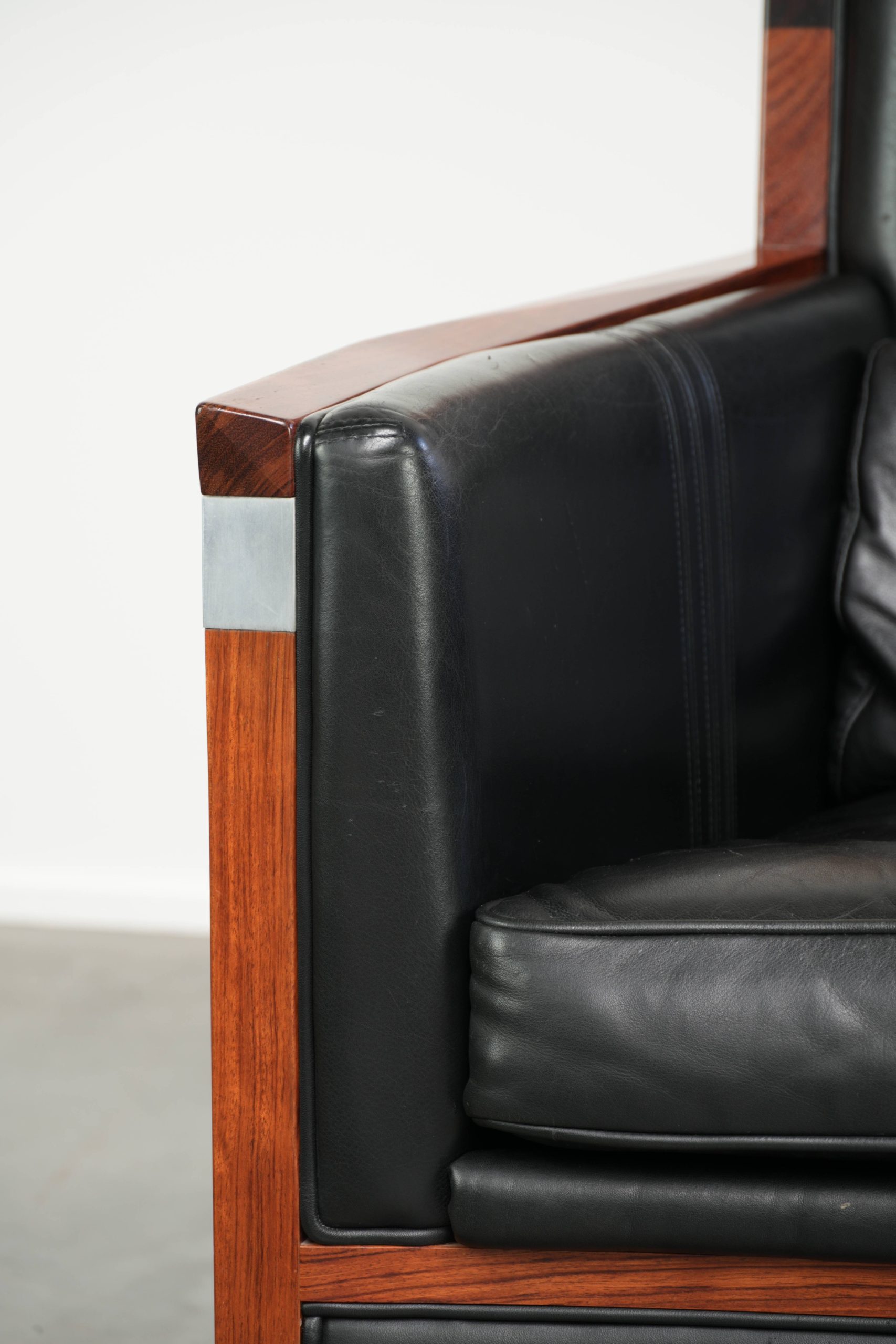 Stijlvolle rundleren Art Deco design fauteuil van Schuitema uit de Decoforma serie met prachtige details - Afbeelding 10
